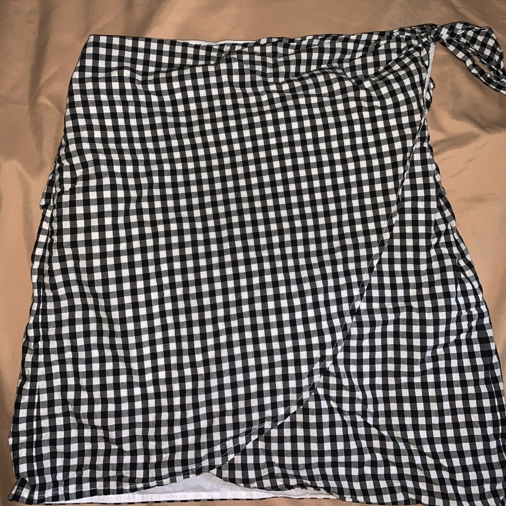 Super cute plaid gap wrap skirt!!